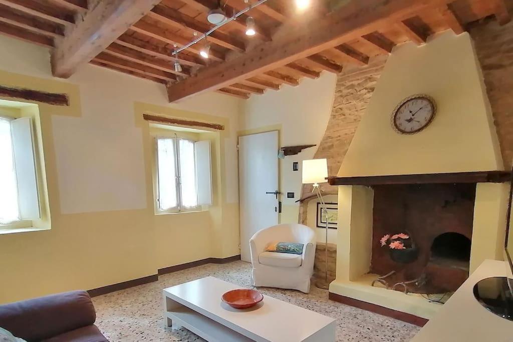Casale San Teodoro - Mondaino Rn Villa Buitenkant foto